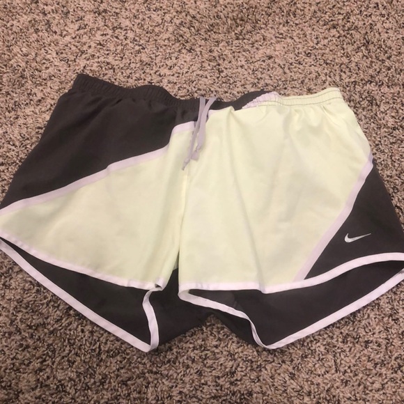 Nike dry fit running shorts - Picture 1 of 8